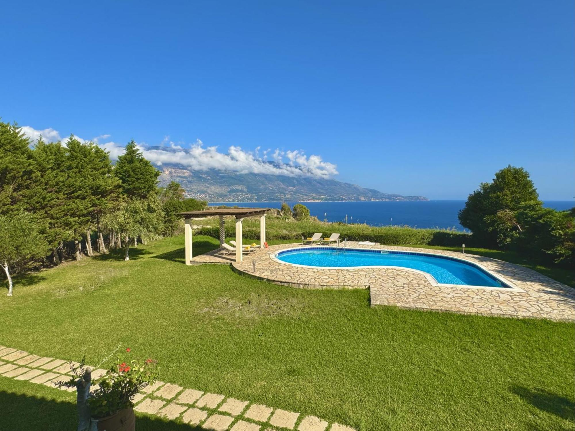 Villa Neptune Livathos  외부 사진